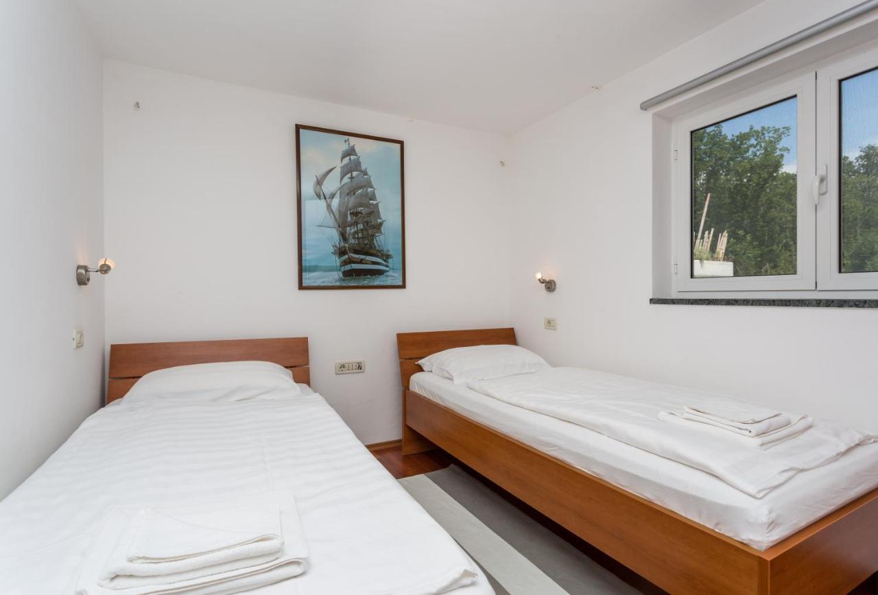 Molnar Resort Apartment Sergej Brzac Экстерьер фото